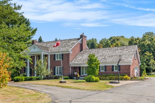 21 Cedar Lane, Smiths Falls, ON, K7A4S5 | Card Image