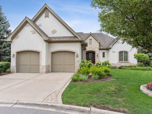 61 Forest Gate Circle, Oak Brook, IL, 60523 | Card Image