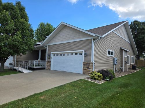 1580 Se Holiday Crest Cir, Waukee, IA, 50263-8413 | Card Image