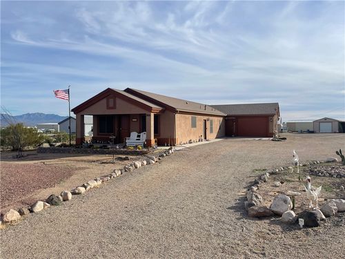 7880 W Shipp Dr, Golden Valley, AZ, 86413-8462 | Card Image