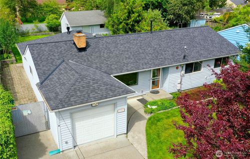 2142 N 192nd St, Shoreline, WA, 98133-4132 | Card Image
