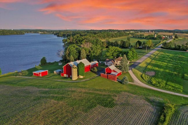 N4554 Lakeview Road, House other with 5 bedrooms, 3 bathrooms and null parking in HUSTISFORD WI | Image 9