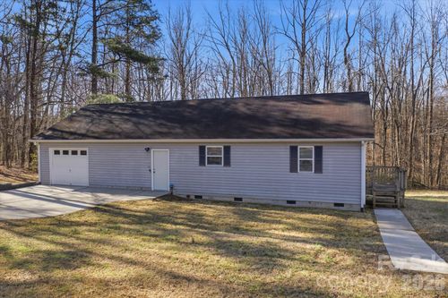 149 Pacific Dr, Statesville, NC, 28677-2058 | Card Image