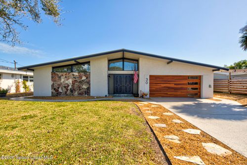 30 Westview Ln, Cocoa Beach, FL, 32931-2621 | Card Image