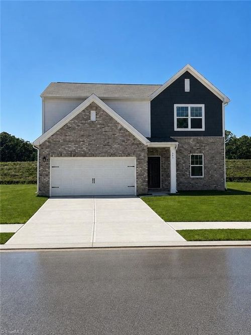 979 Riverbank Dr, Kernersville, NC, 27284-1011 | Card Image
