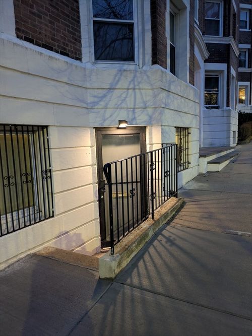 9e-1496 Commonwealth Ave, Boston, MA, 02135-4506 | Card Image