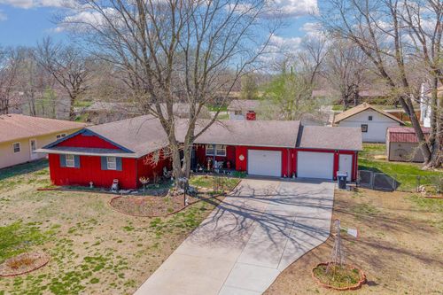 1911 Jamaica St, El Dorado, KS, 67042-4144 | Card Image