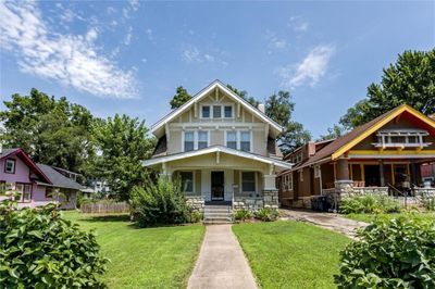 4127 Montgall View of front facade with covered porch and a front lawn | Image 1