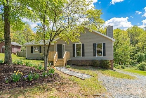 1107 Harvest Dr, Thomasville, NC, 27360-6431 | Card Image