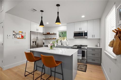 b-1128 Gardner Rd, Austin, TX, 78721-3107 | Card Image