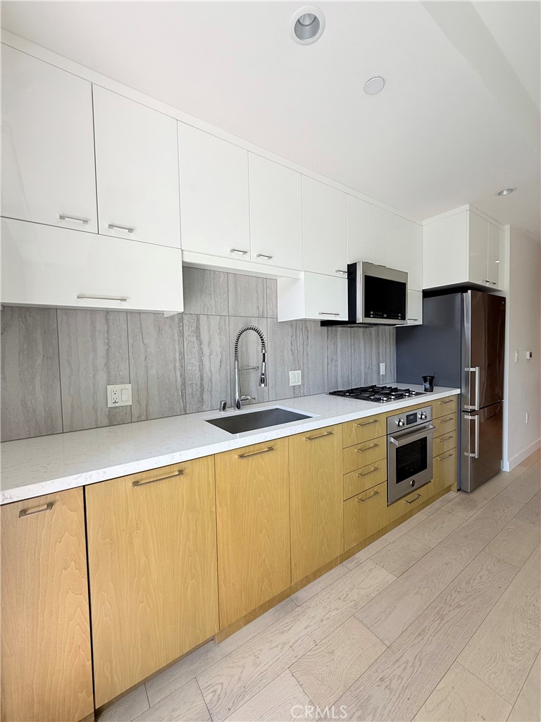 Residential Lease in Los Angeles 4