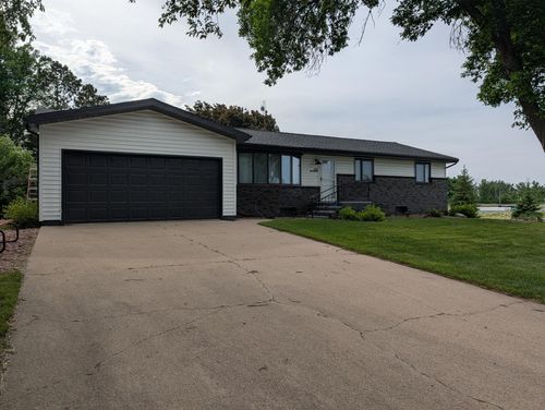 204 Wildwood Ave, Madison, MN, 56256-1707 | Card Image