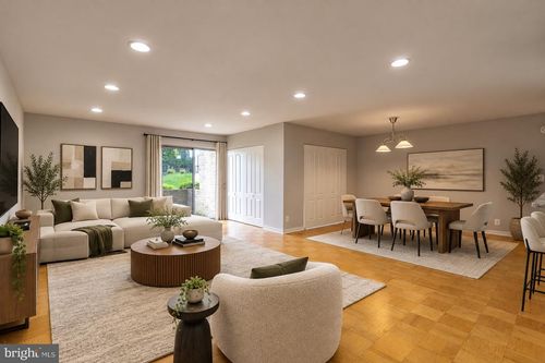 3-3 Stonehenge Cir, PIKESVILLE, MD, 21208-3222 | Card Image