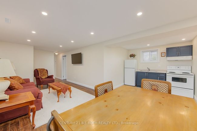 239 Centre St, House other with 4 bedrooms, 2 bathrooms and 6 parking in Angus ON | Image 21