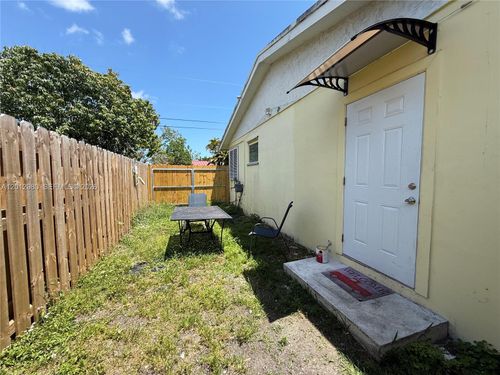 b-15831 Sw 100th Ct, MIAMI, FL, 33157-1669 | Card Image