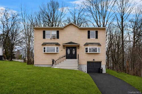 57 School Rd, Monroe, NY, 10950-5204 | Card Image