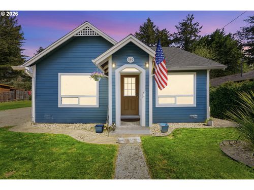 549 N Marple St, Coos Bay, OR, 97420-3438 | Card Image