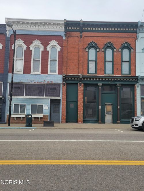 105 W Main St, Fayette, OH, 43521-9610 | Card Image
