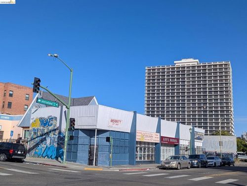 157 International Blvd, Oakland, CA, 94606-2233 | Card Image