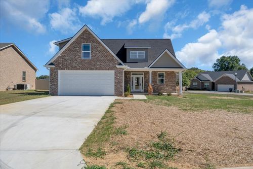 18 Daffodil Dr, Tullahoma, TN, 37388-7256 | Card Image