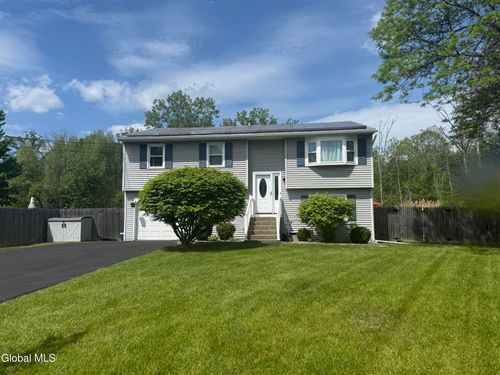 32 Scully Avenue, Colonie, NY, 12110 | Card Image