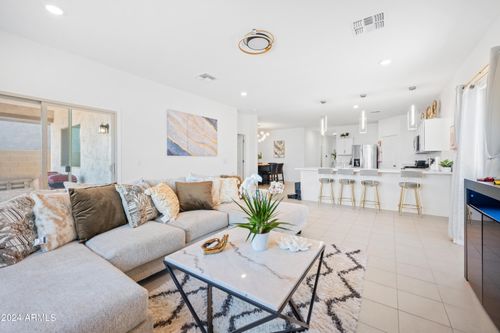 7161 N 128th Ave, Glendale, AZ, 85307-1864 | Card Image
