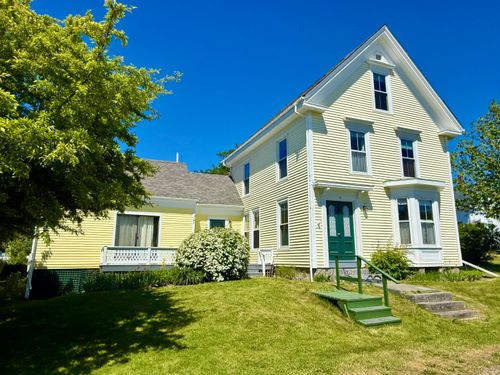 16 Brighton Ave, Vinalhaven, ME, 04863-3932 | Card Image