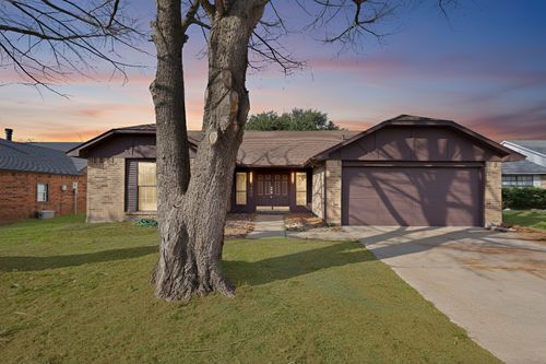 3100 Wintersmith Dr, Arlington, TX, 76014-2746 | Card Image