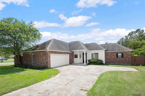 8938 Worthington Estates Ave, Baton Rouge, LA, 70810-2714 | Card Image