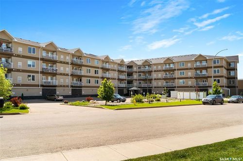 116-1621 Dakota Dr, Regina, SK, S4Z0A8 | Card Image