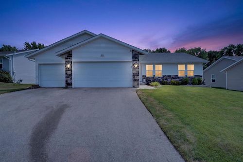 3150 Emerald Dr, Janesville, WI, 53546-4456 | Card Image