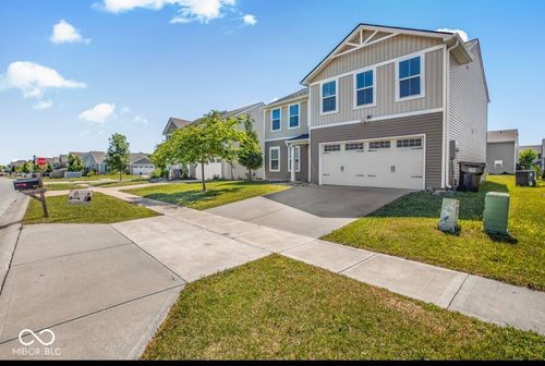 388 Dietz Dr, Greenwood, IN, 46143-5651 | Card Image