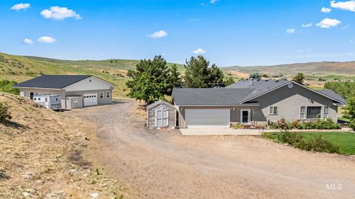 1715 Striker Ln, Weiser, ID, 83672-5569 | Card Image
