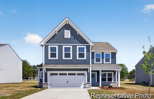 32-104 Benson Village Dr, Benson, NC, 27504-2068 | Card Image