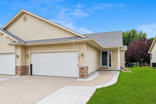 547 Sw 46th St, Ankeny, IA, 50023-8323 | Card Image