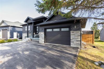 30 Lakeshore Rd, House other with 4 bedrooms, 3 bathrooms and 4 parking in Wasaga Beach ON | Image 3