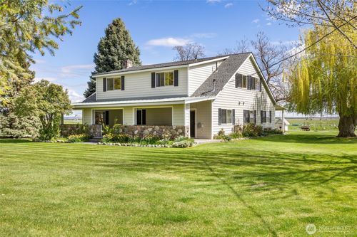 17325 Road B.5 Ne, Soap Lake, WA, 98851-9670 | Card Image