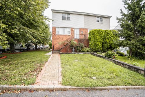 246 Hoover Rd, Yonkers, NY, 10710-3411 | Card Image