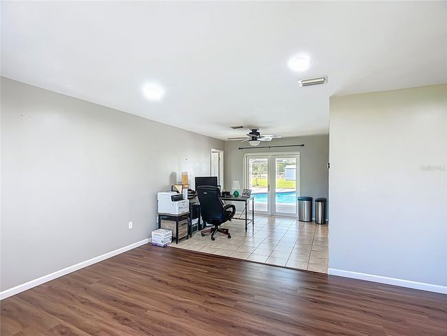 Front Room 6 | Image 12