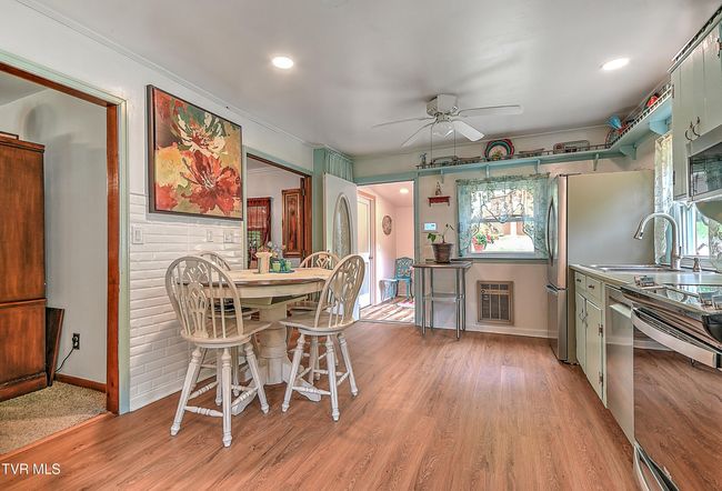 24483 Cave Creek Rd, House other with 5 bedrooms, 3 bathrooms and null parking in Abingdon VA | Image 19
