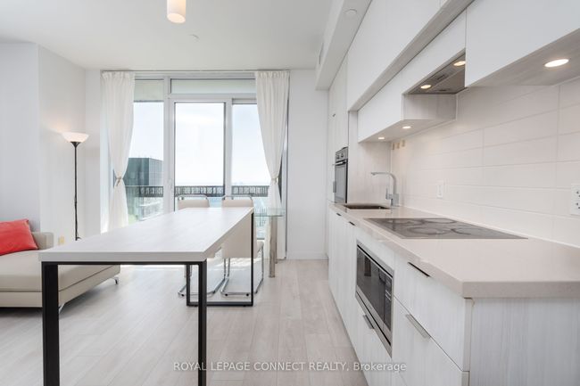4708 - 8 Eglinton Ave E, Condo with 2 bedrooms, 2 bathrooms and null parking in Toronto ON | Image 11
