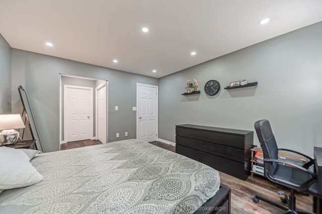 93 Lynch Cir, House attached with 4 bedrooms, 4 bathrooms and 2 parking in Guelph ON | Image 21