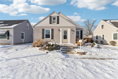 2737 N Jefferson Blvd, Lorain, OH, 44052-2449 | Card Image