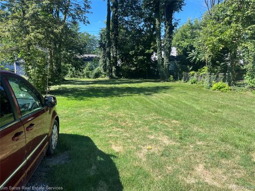 511 Saint Clair St, Grosse Pointe, MI, 48230 | Card Image