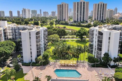 apt-412-20400 W Country Club Dr, Aventura, FL, 33180-1649 | Card Image