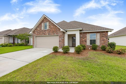 11149 Cambre Oaks Dr, Gonzales, LA, 70737 | Card Image