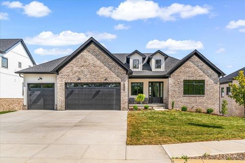 546 Saffron Ln, Versailles, KY, 40383-8313 | Card Image