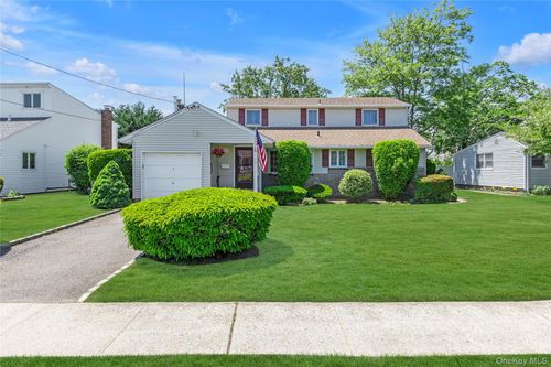 386 Harrison Ave, Massapequa, NY, 11758-6409 | Card Image