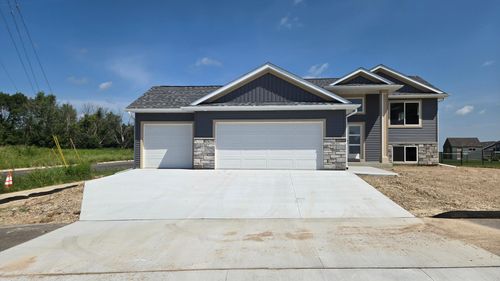 1801 12th Ave Ne, Austin, MN, 55912-3240 | Card Image