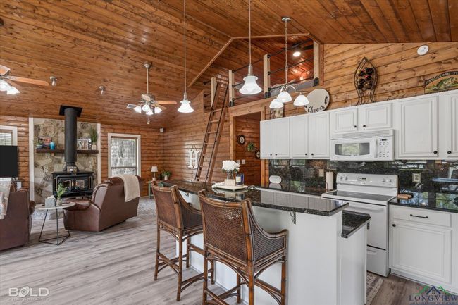 4120 Cypress Village Rd, House other with 3 bedrooms, 3 bathrooms and null parking in Karnack TX | Image 10